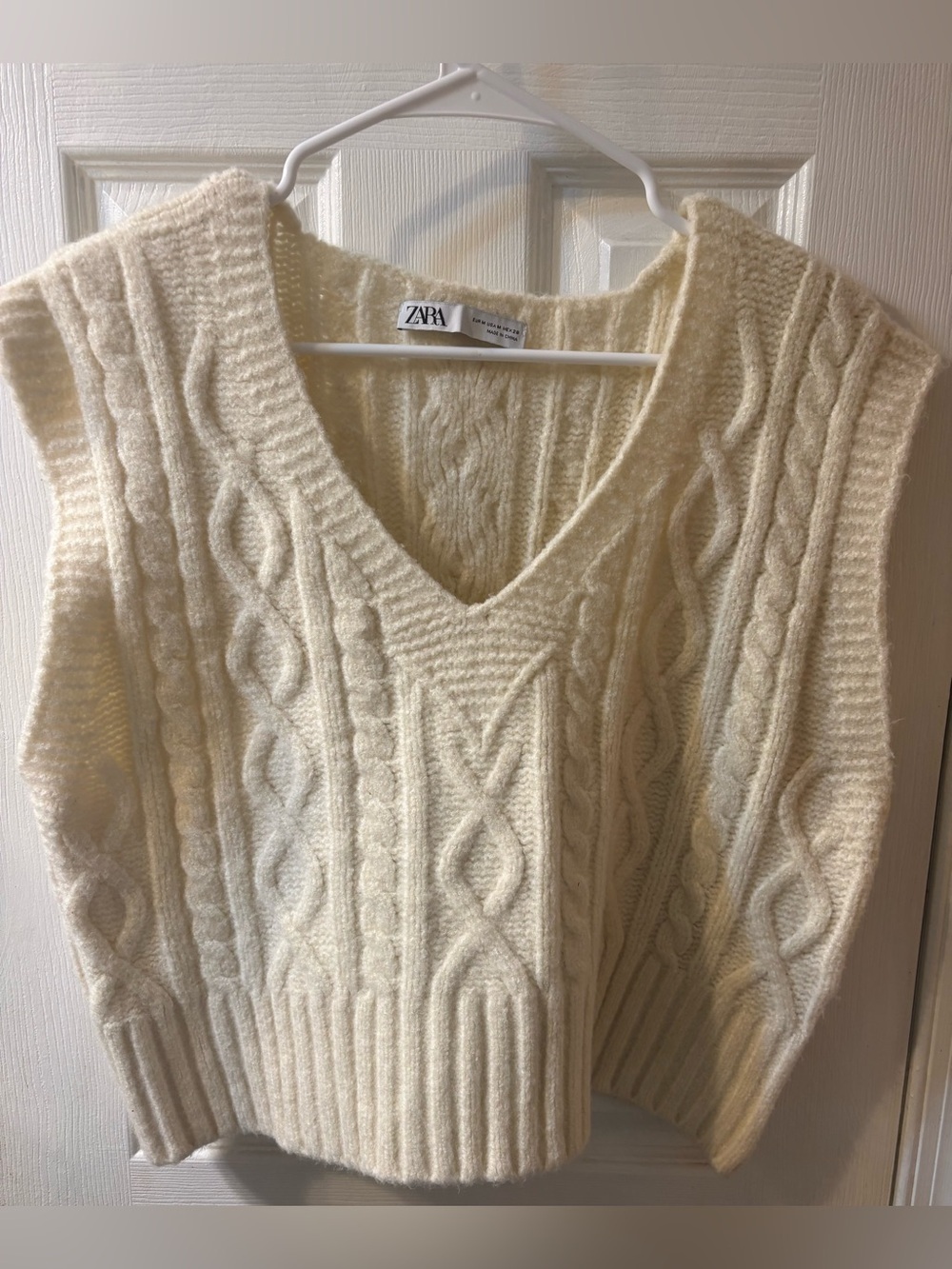 Zara Ivory Cable-Knit V-Neck Sweater